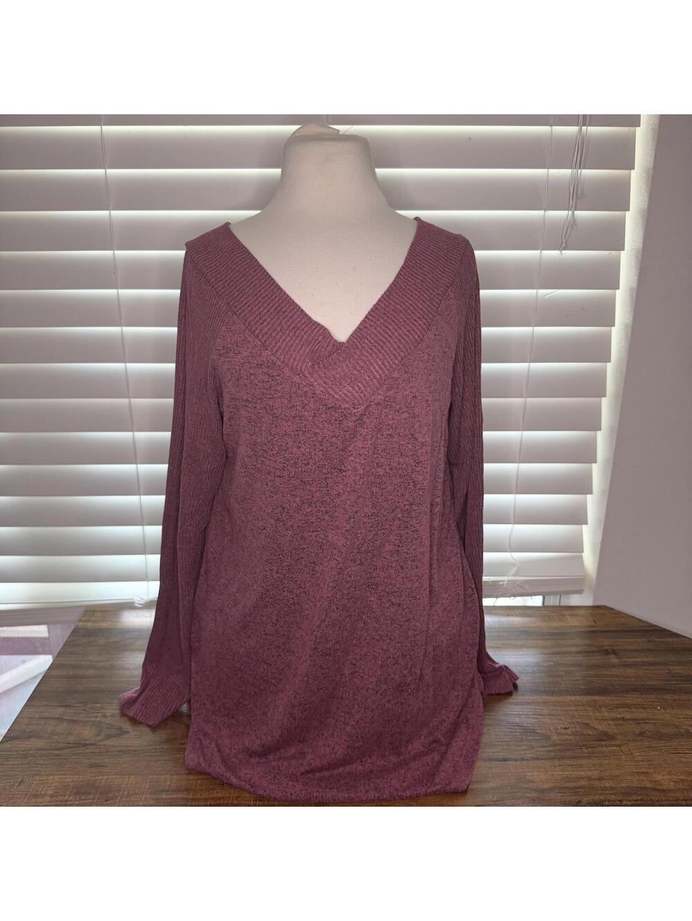 No Frills Mauve V-Neck Sweater Blouse Size Large